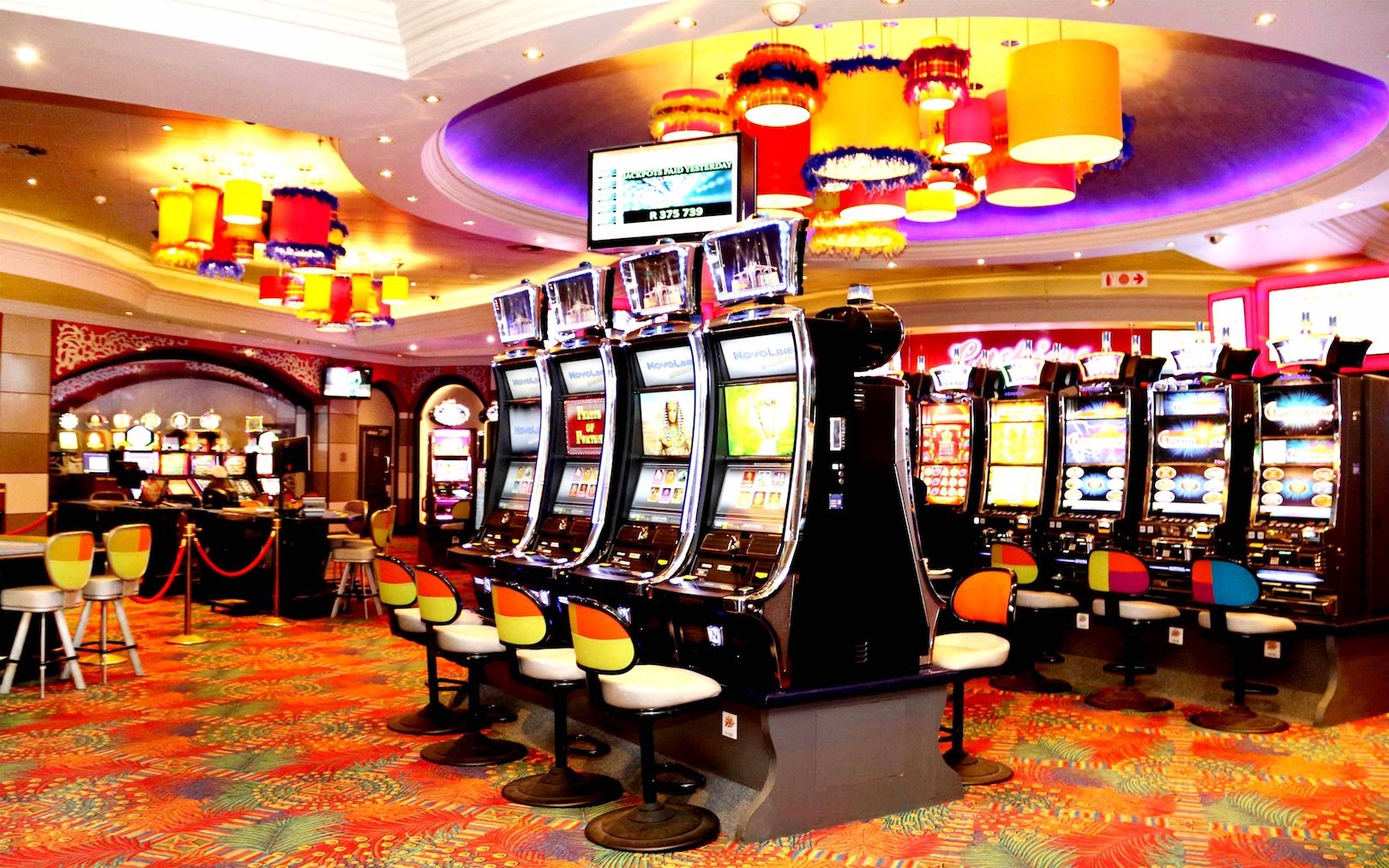 Canlı Casino Dünyasına Giriş: Stratejiler ve Deneyimler